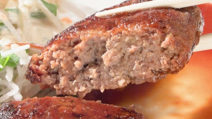 ジュワーッと肉汁あふれるハンバーグに、フルーティーなワイン！北海道白老町・千歳市の魅力|TBS NEWS DIG