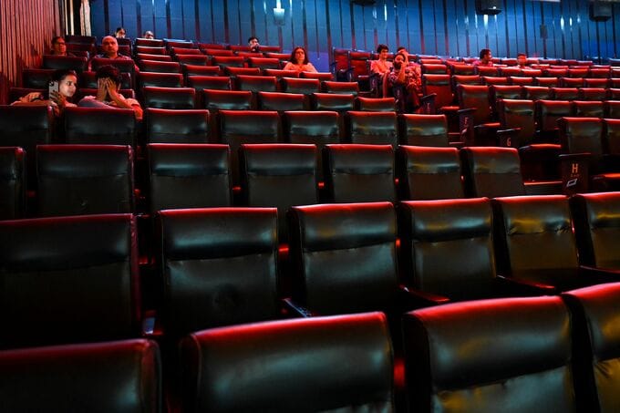 インド最大シネコン、地方都市で映画館チェーン計画－料金300円未満