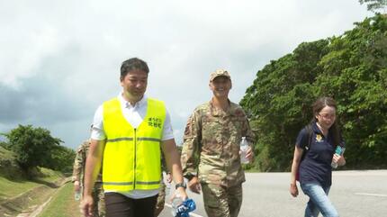 米軍嘉手納基地で避難訓練 津波想定し周辺住民が参加 | 沖縄のニュース
