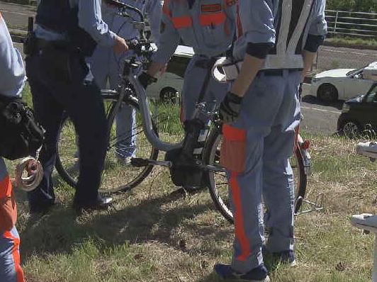 自転車が電柱に衝突し転倒　10代から20代とみられる男性が重体　長い下り坂を走行中　仙台|TBS NEWS DIG