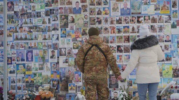 戦死者4万6000人以上…遺された妻たちはなぜロシアとの停戦交渉を受け入れられないのか　守られなかった30年前の“約束”|TBS NEWS DIG