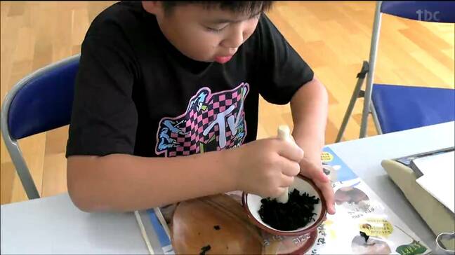 「作って混ぜるのが楽しかった」カツオなど地元の水産物を使ってオリジナルふりかけ作り 宮城・気仙沼市|TBS NEWS DIG