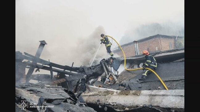 ウクライナ　ロシア軍による攻撃で少なくとも10人死亡　インフラ施設への攻撃で鉄道員4人けが　ゼレンスキー大統領は民間インフラへの攻撃を強く非難|TBS NEWS DIG