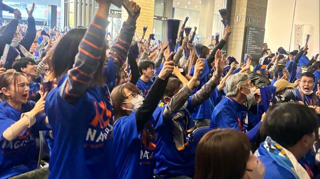 【J1昇格決定】V・ファーレン長崎、8年ぶりJ1昇格 高木体制で劇的V字回復 最終節で悲願達成|TBS NEWS DIG