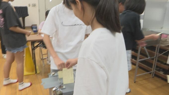 選挙の大切さ学ぶ「大人になったら投票しようと思った」小学校で出前講座　山口・山陽小野田|TBS NEWS DIG