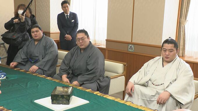 郷土の力士「故郷の相撲場がびっくりする形になって…」遠藤，大の里，輝が被災地へ義援金を届けるため馳浩知事と懇談　|TBS NEWS DIG
