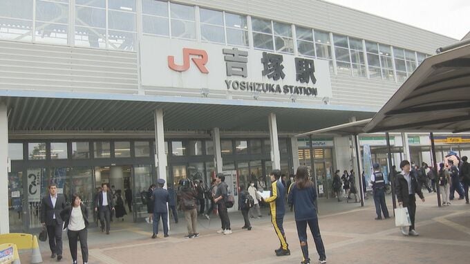 痴漢発生情報がある列車に私服警察官が乗車→16歳女子高校生の体を触る不審な男を確認　「お尻を触った」36歳会社員の男を逮捕|TBS NEWS DIG