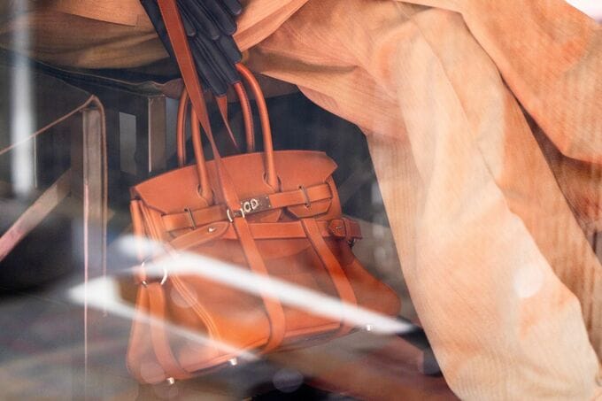 エルメス、売上高9.6%増も株価一時5%下落－皮革製品部門が予想下回る
