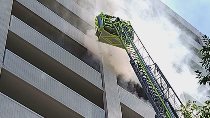 立ち上る煙… マンションの一室で火事 愛媛・松山　|　愛媛のニュース - Nスタえひめ｜あいテレビは6チャンネル