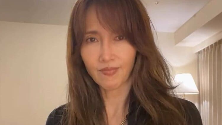 工藤静香 】二科展出品の絵画を公開 「こつこつ コンサートの合間に