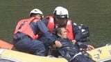 本格的な水のレジャーシーズンを前に警察と消防が合同水難訓練 警察官「より専門的な知識学べる」【高知】 | 高知のニュース・天気|KUTV NEWS | KUTVテレビ高知