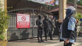 インドネシア 高校の敷地内にあるイスラム教礼拝堂で複数回の爆発　生徒ら60人けが　17歳少年を逮捕| TBS CROSS DIG with Bloomberg