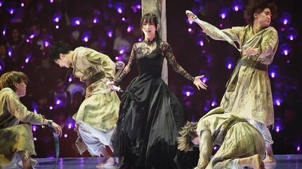 浜崎あゆみ】アジアツアーで変幻自在「負けないでって声がする」数々の