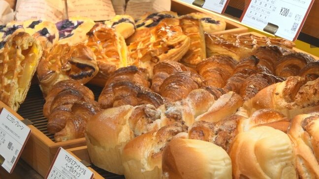 海自監修の牛すじカレーパンやみたらし団子ぱん　個性豊かなパンが並ぶ「エピシェール」オープン　山梨・岡島|TBS NEWS DIG