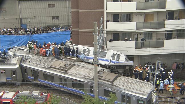 JR福知山線脱線事故から21年 乗客106人が死亡 “間接的な犠牲者”も存在 JR西日本の「変革」への信頼が揺らぐ事態も|TBS NEWS DIG