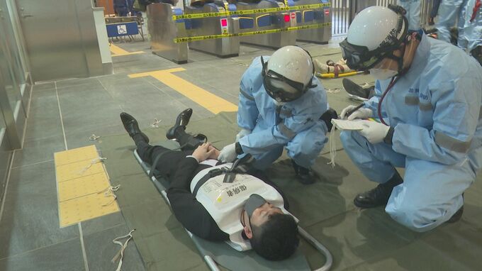 「地震発生でホームから避難する人たちが階段で転倒」を想定 今月16日開業の北陸新幹線・加賀温泉駅で災害想定した総合訓練　|　石川県のニュース｜MRO北陸放送
