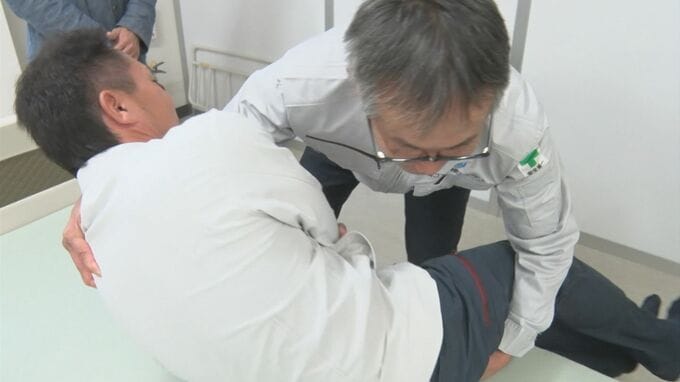 「沢山コツがあるみたい」　企業で介護のミニ講座　男性の参加・会社の支援を　|　BSSニュース | BSS山陰放送