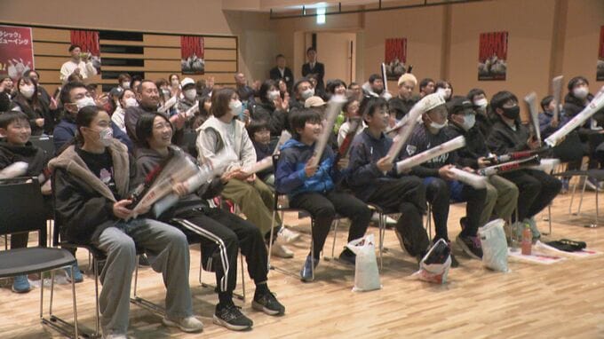 WBC台湾戦　牧秀悟選手も初打席でヒット！地元の長野県中野市でパブリックビューイング|TBS NEWS DIG