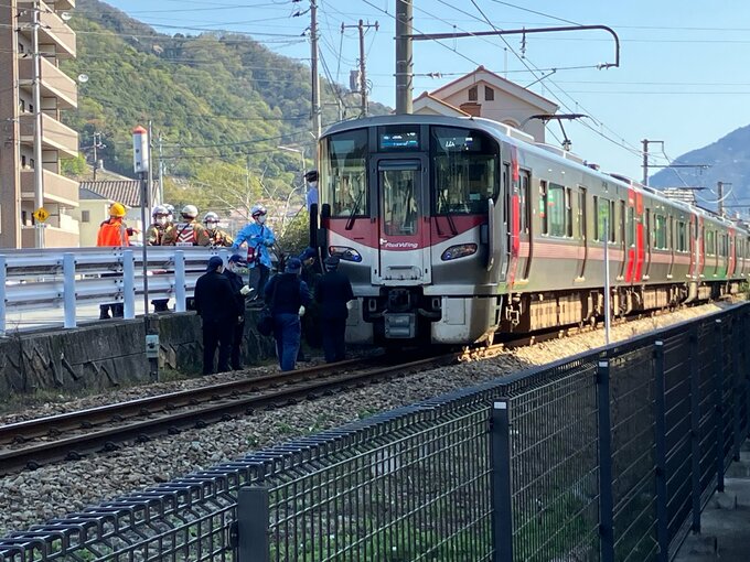 「線路内の人影と接触した」JR可部線の列車と接触の高齢男性が意識不明　緑井駅～あき亀山駅間で一時運転見合わせ　広島　|　RCC NEWS | 広島ニュース | RCC中国放送