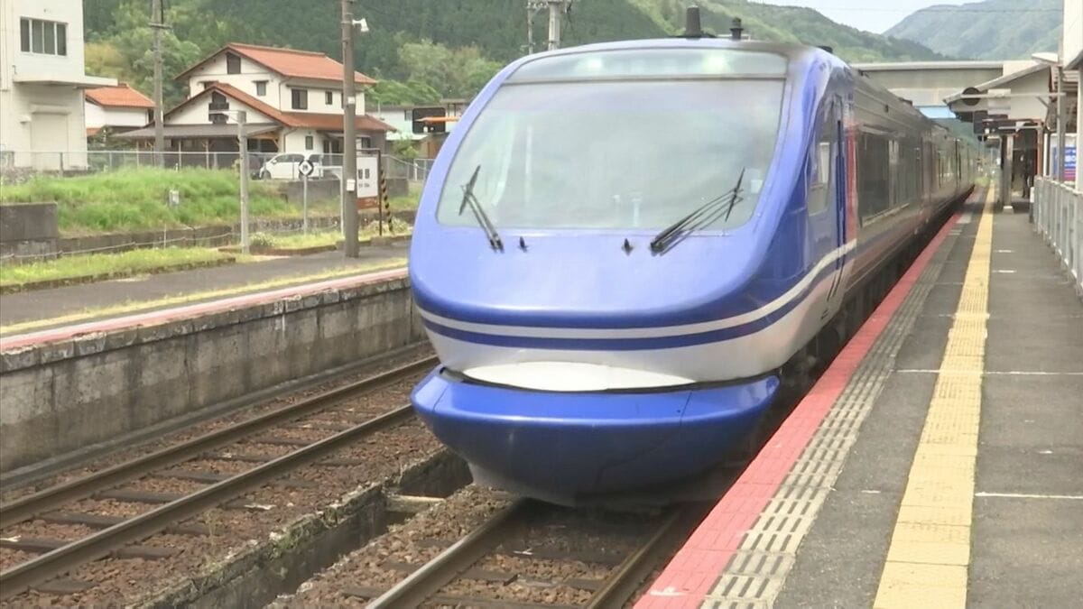 ホーム上のお客様と接触し停車した」 特急列車「スーパーはくと」が駅 