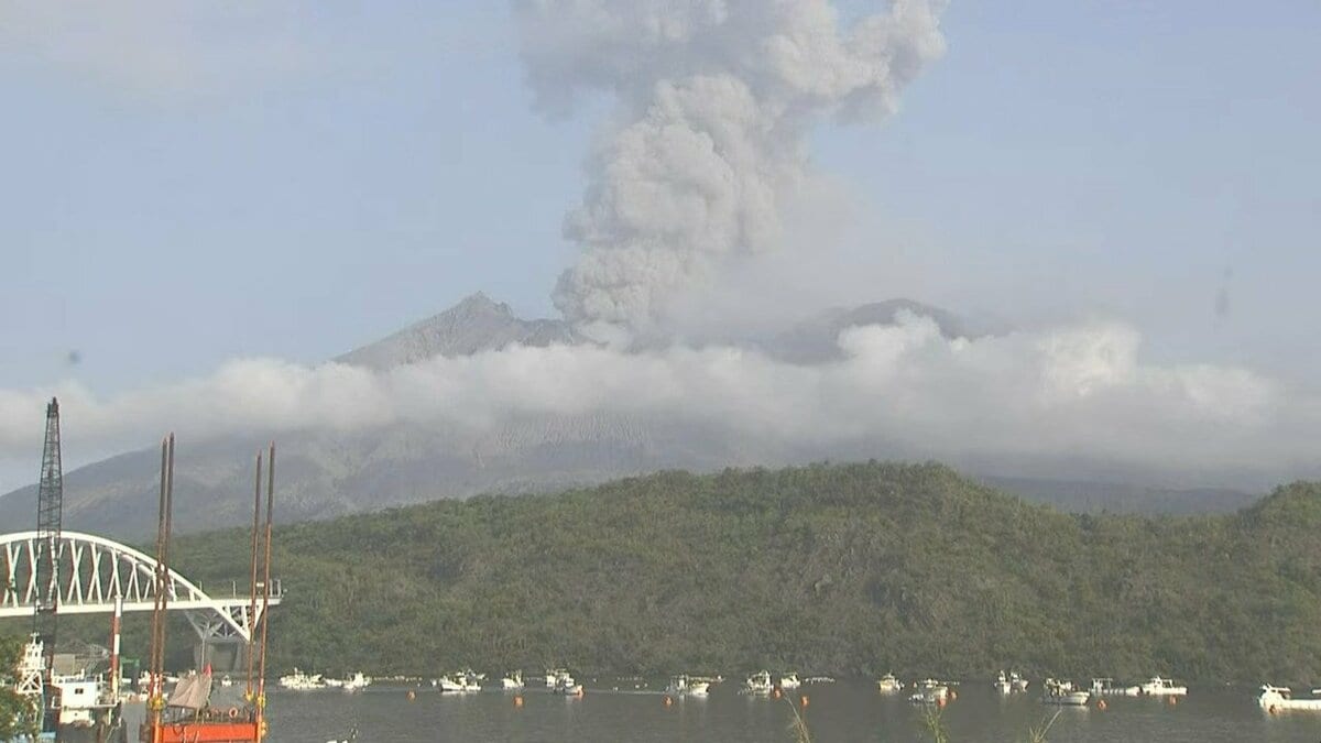 桜島で噴火 噴煙1300ｍ【きょう・あすの降灰予報】鹿児島