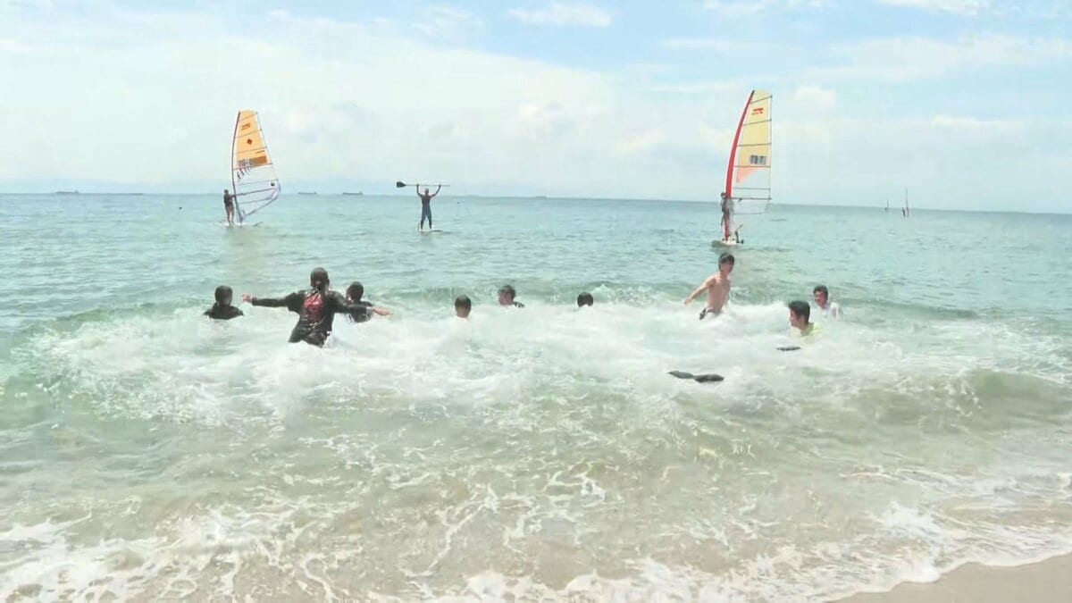 マリンスポーツで夏を満喫　住吉浜リゾートパークで海開き