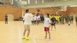 バスケ女子日本代表恩塚亨元監督が中学生に指導「夢実現のポイントは」地元の大分県中津市で開催　|　大分のニュース｜OBS NEWS｜大分放送