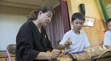 耳を澄ませて箏の演奏を間近で満喫…初めて弦をはじく体験も「伝統芸能を身近に…」小学校で演奏会 | SBC NEWS | 長野のニュース | SBC信越放送