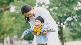 息子が体重700グラムで誕生…脳性まひ・小頭症「３日しか生きられない」と言われ…育児経験から母親が商品開発、福祉用具ブランド立ち上げ|TBS NEWS DIG