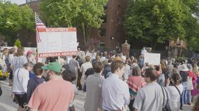 ハーバード大で卒業式を前にトランプ政権への抗議デモ　政権の圧力強まる|TBS NEWS DIG