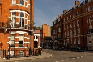 ロンドン離れの富裕層、住宅手放さず-政策転換なら復帰とサザビーズ| TBS CROSS DIG with Bloomberg