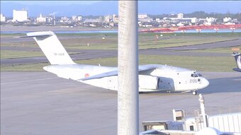 【速報】新潟空港に航空自衛隊の輸送機が緊急着陸「左側の窓が外れた」と緊急事態宣言|TBS NEWS DIG