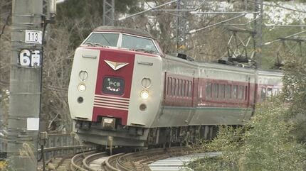 出雲 寝台特急「サンライズ出雲」と「381系やくも（廃車予定）」ガシャン