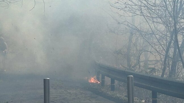 【現場画像】山火事か 山形市の西蔵王公園の展望台付近から白い煙 消火活動中|TBS NEWS DIG