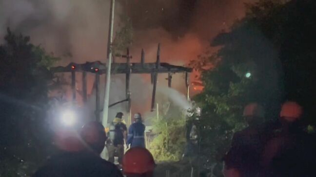 「揚げ物をしていたら火が」鹿児島県日置市で住宅兼倉庫１棟が全焼|TBS NEWS DIG