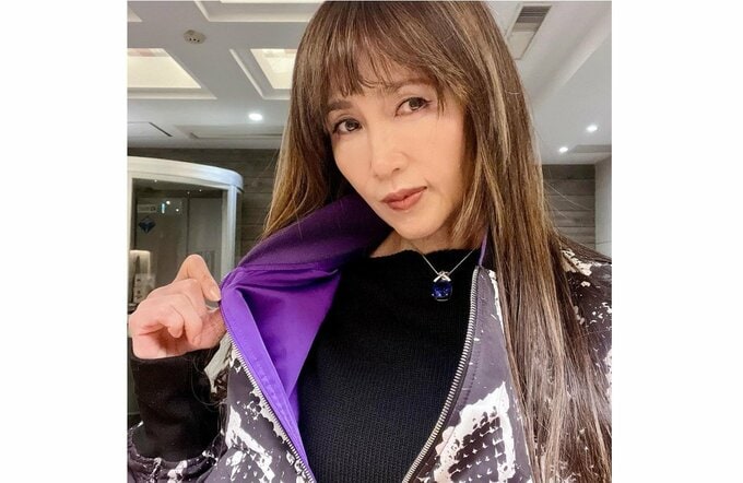 工藤静香さん　「リバーシブルで紫も楽しめます♥」　最新ショットにファン反響 　「今日のリハでやっと　まとまりました〜」　リハの状況も報告|TBS NEWS DIG