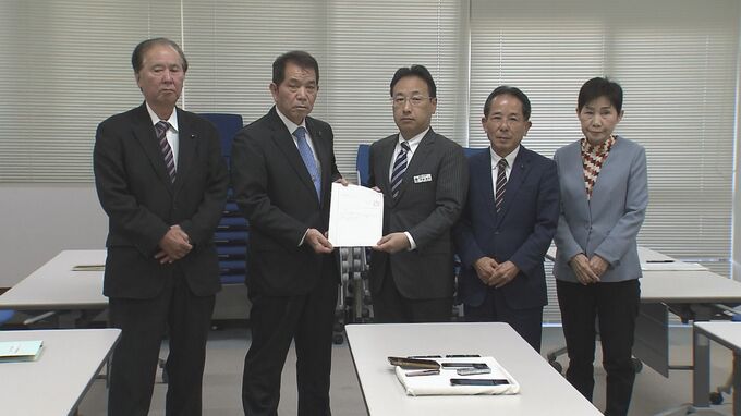 陸自訓練場計画めぐり、県議会が防衛局に白紙撤回を要請　防衛局長は白紙撤回はないと従来の見解　|　沖縄のニュース｜RBC 琉球放送