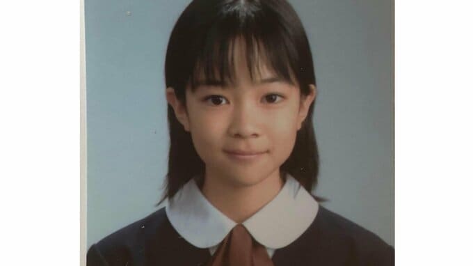 【磯貝初奈】　小学生時代の制服姿　「才女の美少女感」の声|TBS NEWS DIG
