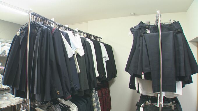 「一式そろえれば10万円以上…」　リユース品の制服を3割ほどの価格で販売も　新学期前に親子連れなどでにぎわう　|　SBC NEWS | 長野のニュース | SBC信越放送