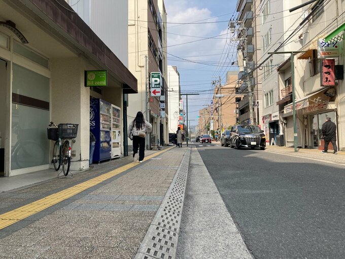「女性のお尻が好きで、触ることでストレスを発散していた」原付バイクで追い抜きざまに尻を触ったか　会社員の男（29）を逮捕　|　RCC NEWS | 広島ニュース | RCC中国放送