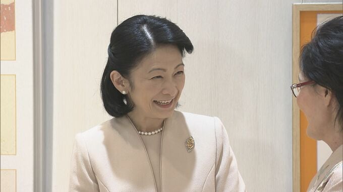 秋篠宮妃紀子さまが女性書家の書道展を鑑賞「刺激になりました」|TBS NEWS DIG