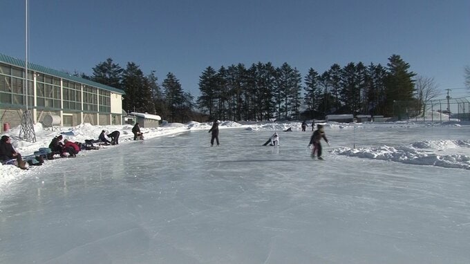 小学校でのスケート授業（北海道帯広市・2023年）