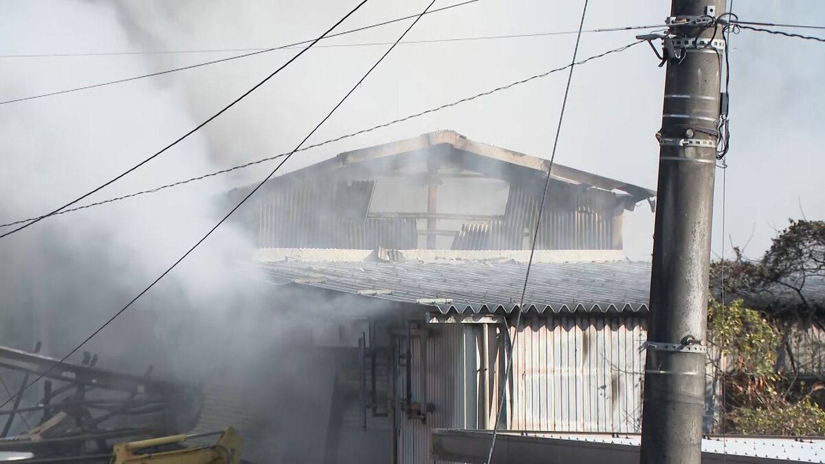 ｢黒い煙が出ている｣ 早朝にちょうちんなどを製造する工房で火災  木材や塗料などを大量に保管 きのう午後7時以降は無人 岐阜・山県市
