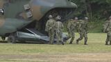 陸上自衛隊 阪神淡路大震災から30年の日に大規模地震を想定した対応訓練 中学校の敷地でヘリが離着陸 | 沖縄のニュース|RBC 琉球放送