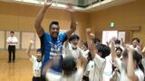 「子どもたちの声は本当にエネルギーになる」ルカオ選手もにっこり ファジ選手が小学校で児童と交流【岡山】|TBS NEWS DIG