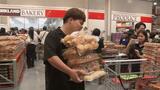 コストコとロピアの初上陸に沸いた沖縄 物価高騰の2024年に脚光を浴びた “大容量・低価格” 地元住民は「悪い面も…」今年1年の「暮らし」と「経済」|TBS NEWS DIG
