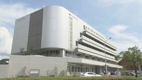 3歳の長男に食事与えず心肺停止にさせた疑い 母(26)と祖父(52)を再逮捕 搬送時約6kgまで痩せた長男はその後退院 2人は長男の手足に粘着テープを巻き拘束したとしてすでに起訴 広島 |TBS NEWS DIG