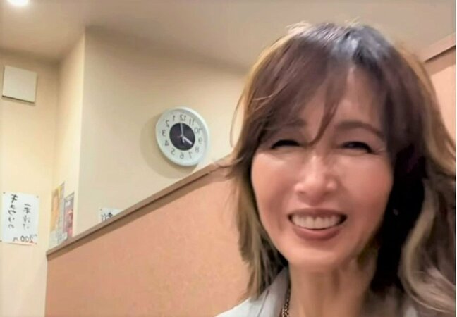 【 工藤静香 】　北海道・旭川市でライブ　「とっても温かいウェルカミーな優しい風が、ペンライトや皆さんの身体の揺れから伝わってきてね、、、、　本当にありがとうございました」|TBS NEWS DIG