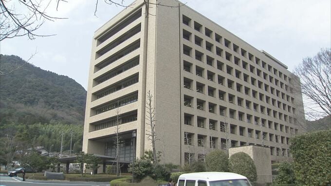 商業施設の駐車場で女性のスカートの中を盗撮の巡査長を懲戒処分　山口県警|TBS NEWS DIG
