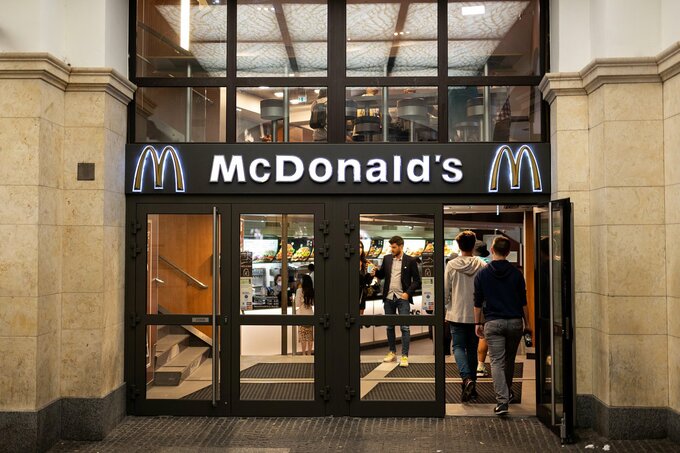 マクドナルドも降ろした「ＤＥＩ」看板、保守の圧力に企業相次ぎ屈服